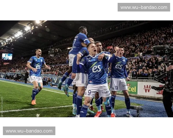 墨胜利的铁蹄能否踏碎中央海岸的海岸线？一场足球盛宴前瞻